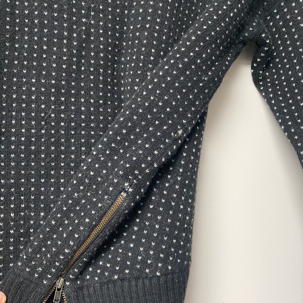 Lululemon Sweater - Picture 7 of 7